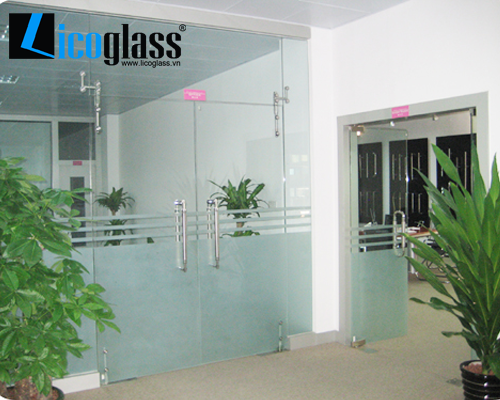  CỬA KÍNH THỦY LỰC 2 CÁNH 1 VÁCH BÊN 